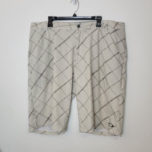 OAKLEY Men's Checked Swim Boardshorts In Cream Pockets Size 40W - Picture 1 of 8